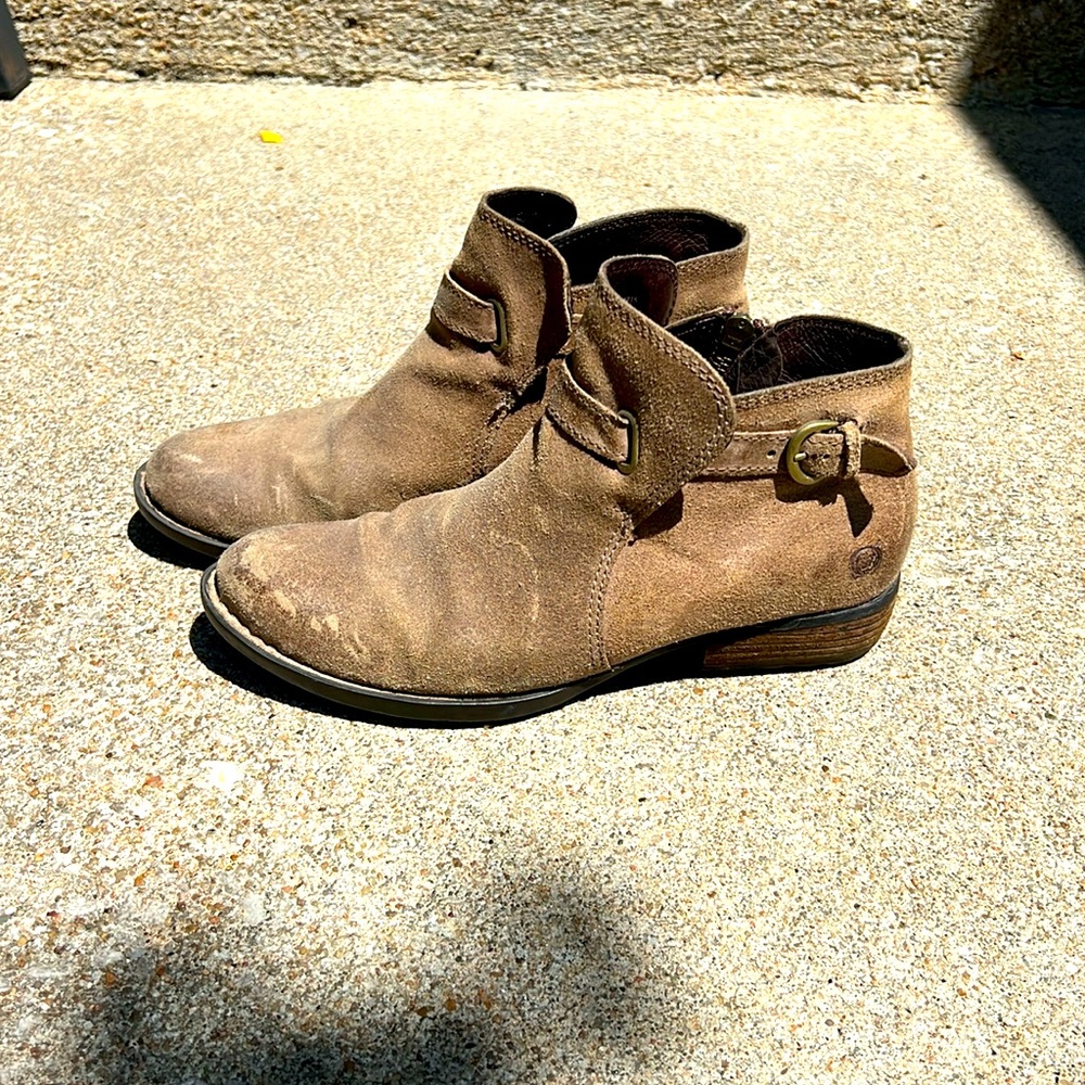 Born taupe leather boot, size 7.5